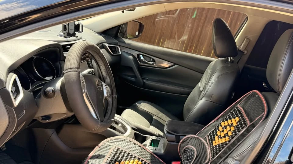 2015 Nissan Rogue - Image 8 of 15