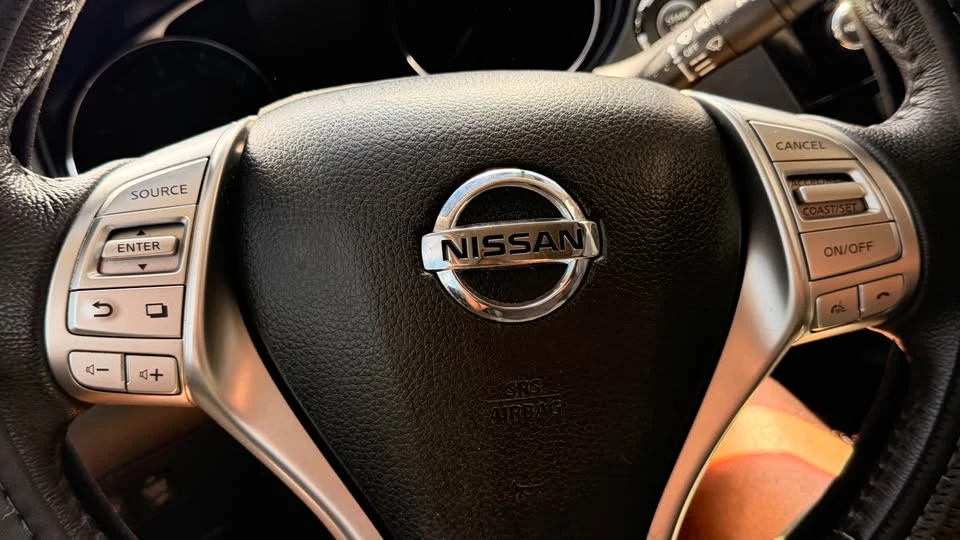 2015 Nissan Rogue - Image 9 of 15