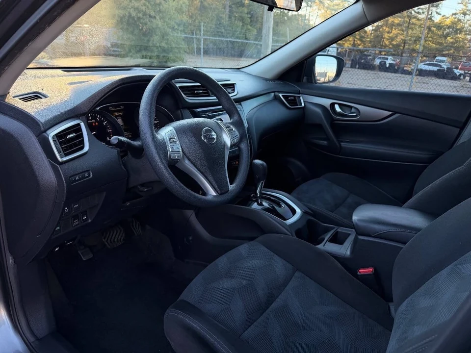 2015 Nissan Rogue - Image 16 of 21