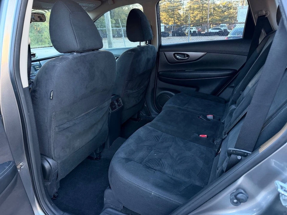 2015 Nissan Rogue - Image 20 of 21