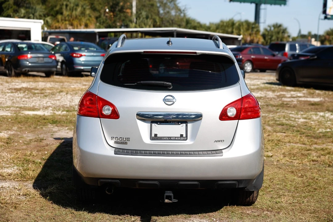 2015 Nissan Rogue - Image 9 of 12