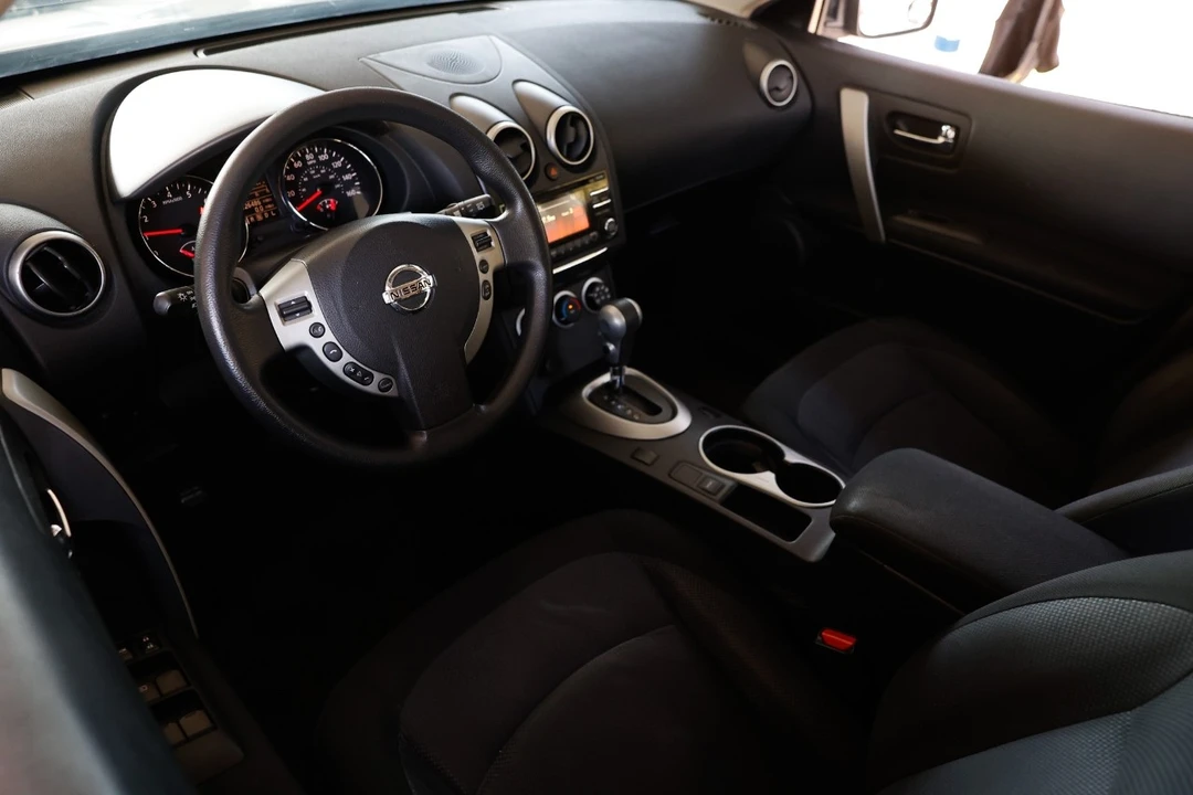2015 Nissan Rogue - Image 4 of 12