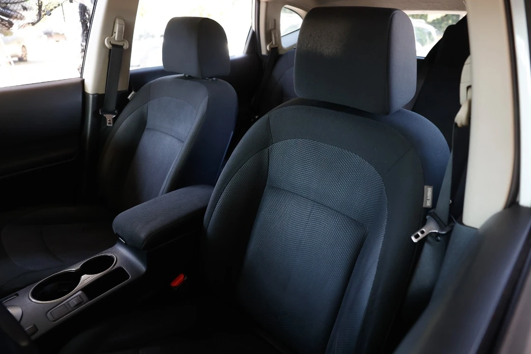 2015 Nissan Rogue - Image 6 of 12