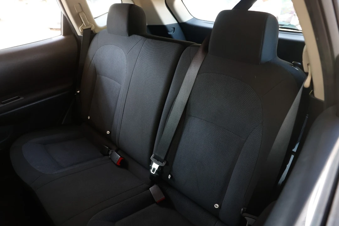 2015 Nissan Rogue - Image 8 of 12