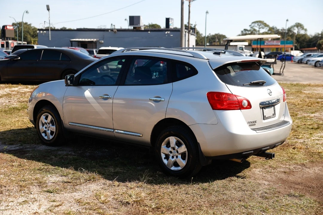 2015 Nissan Rogue - Image 5 of 12