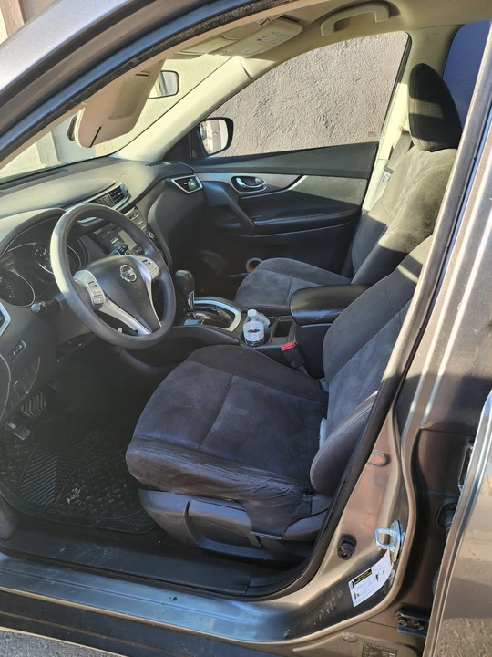 2015 Nissan Rogue - Image 10 of 21