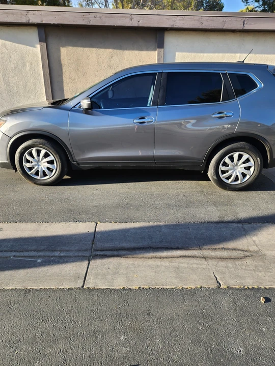 2015 Nissan Rogue - Image 11 of 21