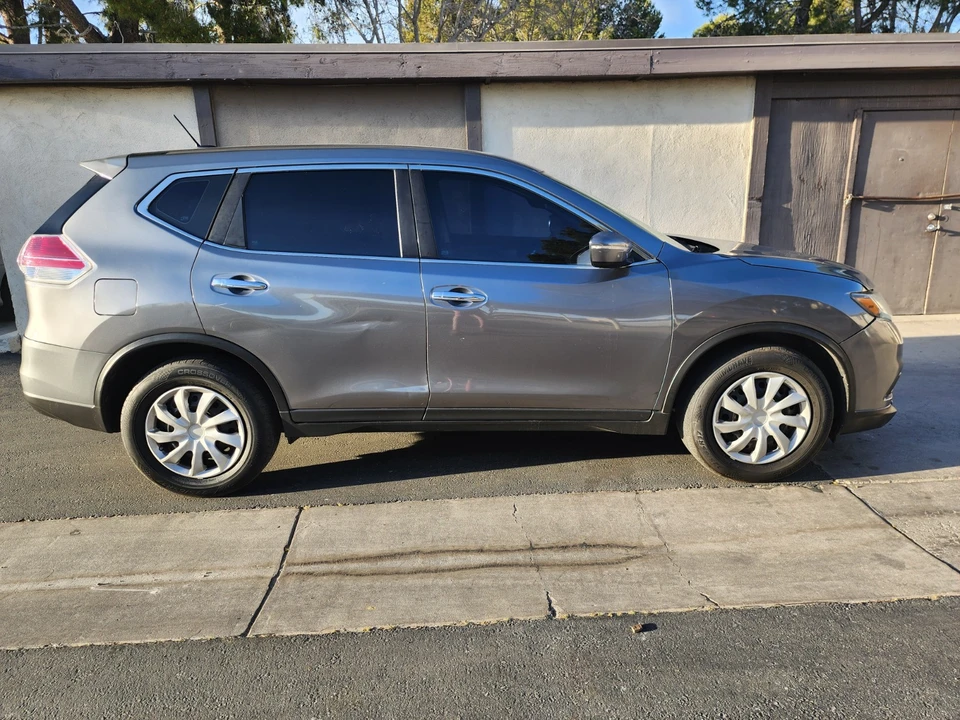 2015 Nissan Rogue - Image 17 of 21