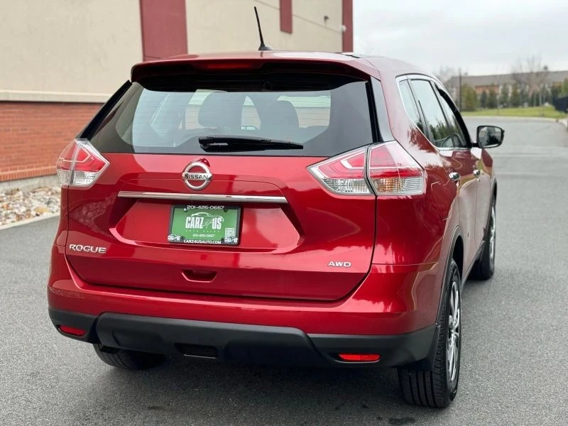 2015 Nissan Rogue - Image 8 of 12