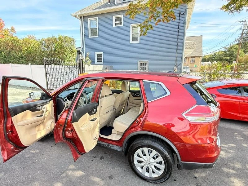 2015 Nissan Rogue - Image 8 of 12