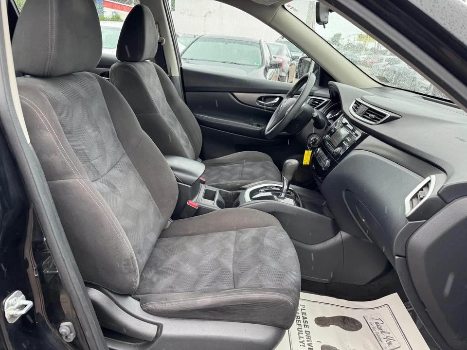 2015 Nissan Rogue - Image 11 of 19