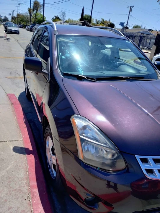 2015 Nissan Rogue - Image 2 of 18