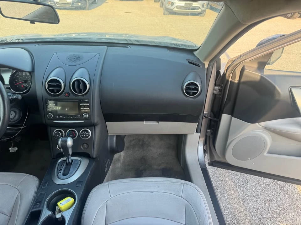 2015 Nissan Rogue - Image 13 of 17