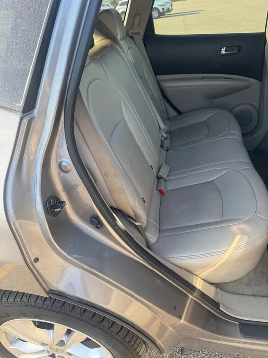 2015 Nissan Rogue - Image 9 of 17
