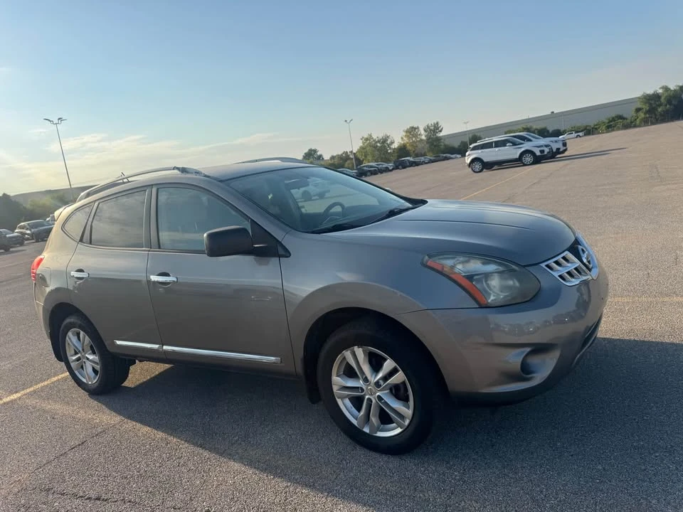 2015 Nissan Rogue - Image 16 of 17