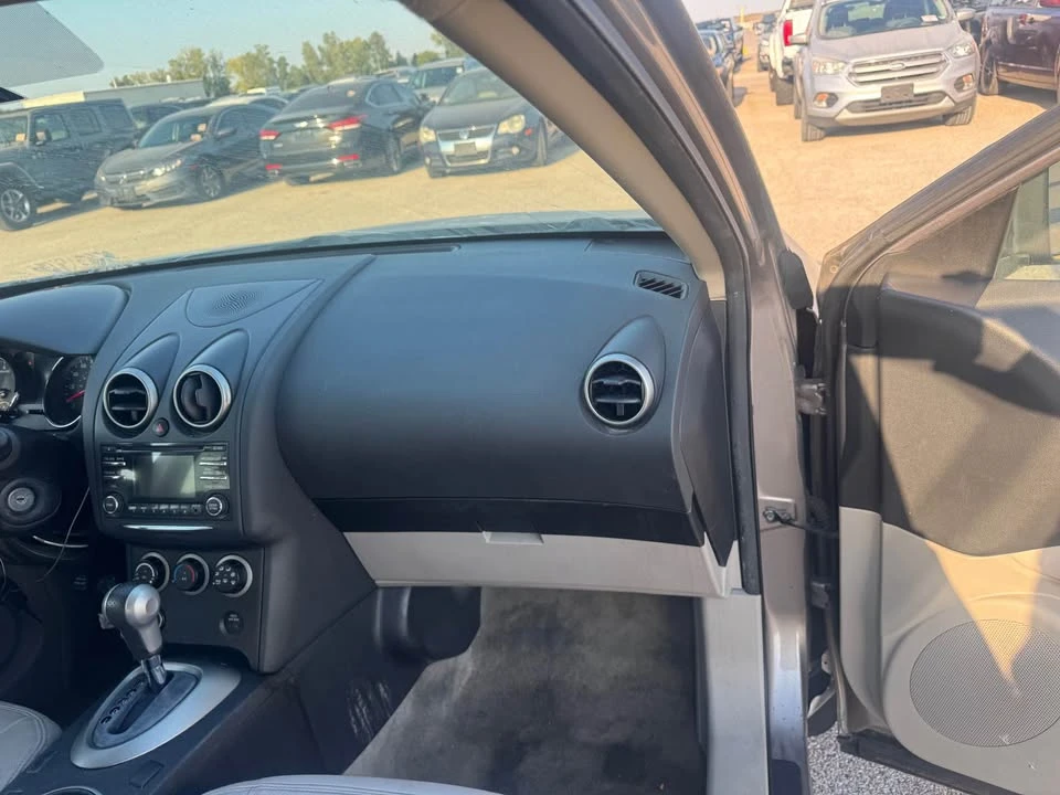 2015 Nissan Rogue - Image 15 of 17