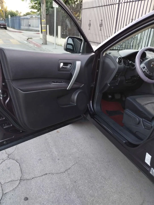2015 Nissan Rogue - Image 17 of 18