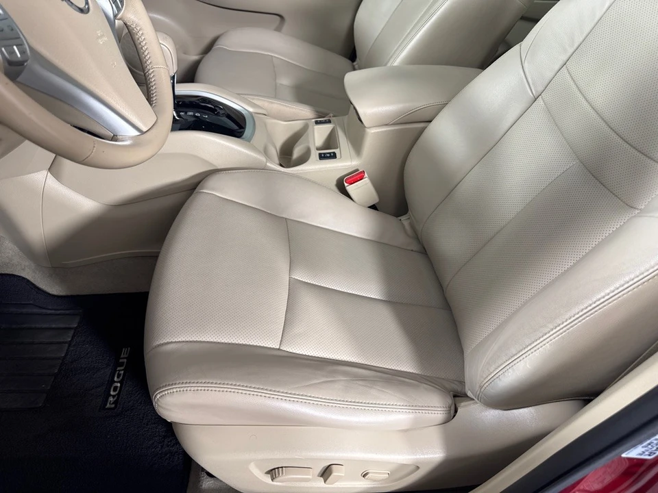 2015 Nissan Rogue - Image 11 of 12