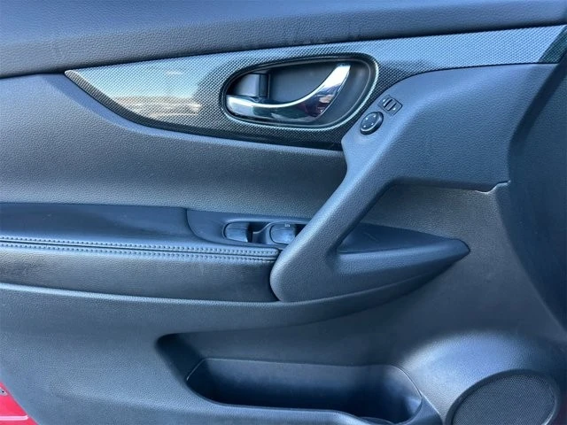 2015 Nissan Rogue - Image 11 of 12