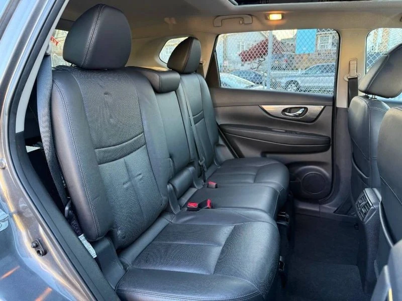 2015 Nissan Rogue - Image 10 of 12