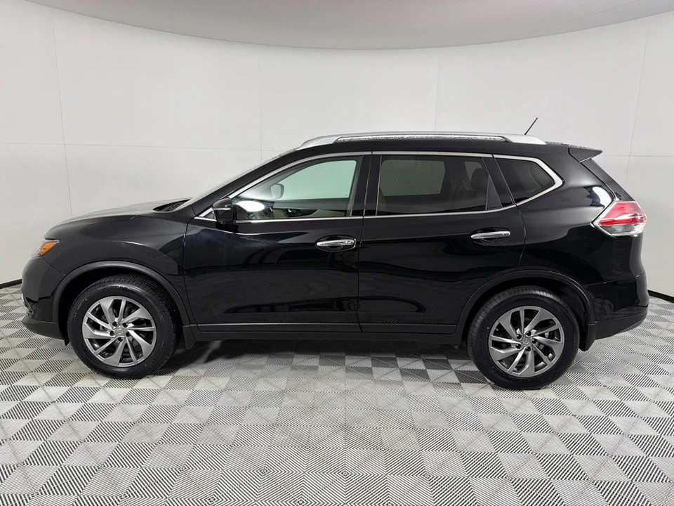 2015 Nissan Rogue - Image 8 of 21