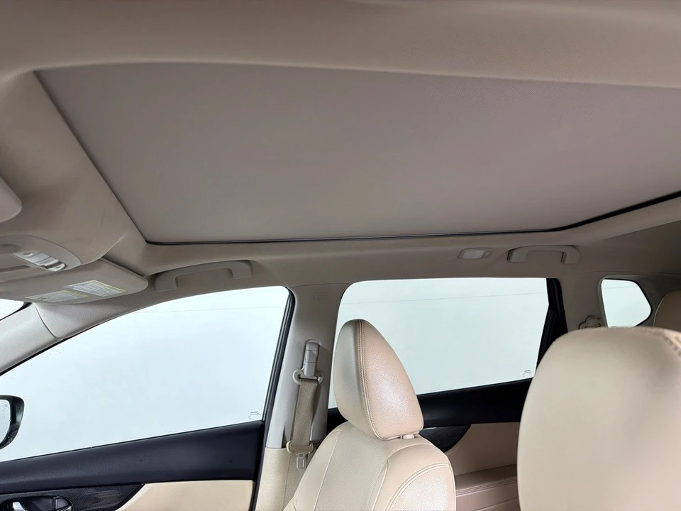 2015 Nissan Rogue - Image 14 of 21