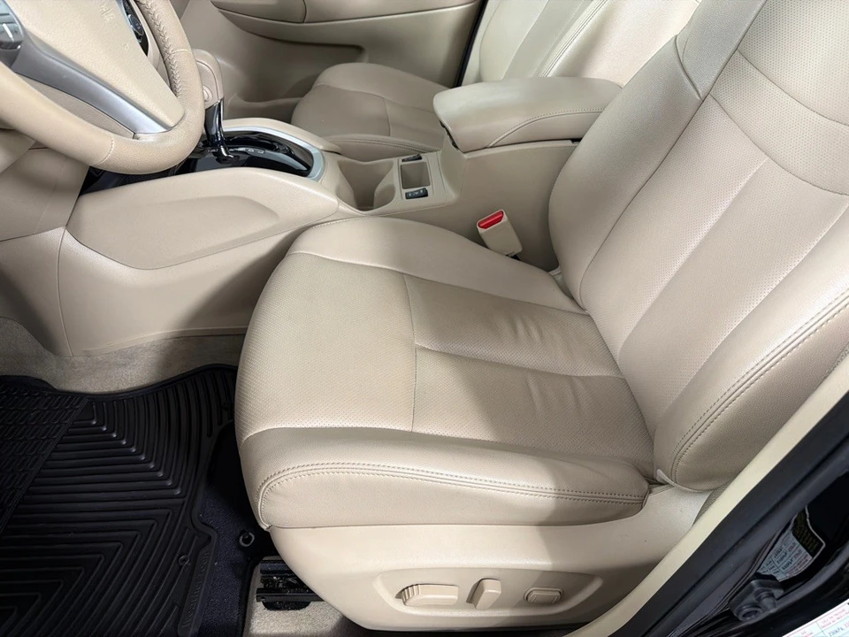 2015 Nissan Rogue - Image 12 of 21