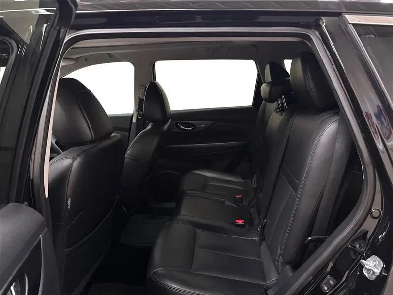 2015 Nissan Rogue - Image 10 of 12