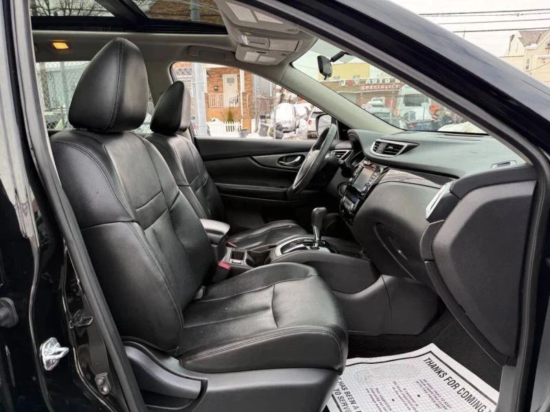 2015 Nissan Rogue - Image 11 of 12