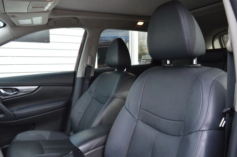 2015 Nissan Rogue - Image 11 of 12
