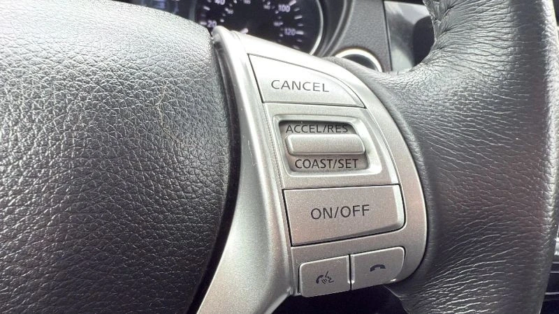 2015 Nissan Rogue - Image 11 of 12