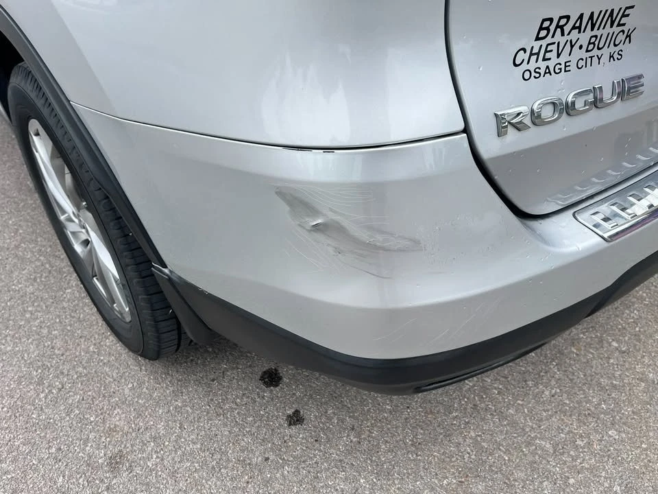 2015 Nissan Rogue - Image 13 of 20