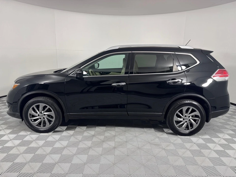 2015 Nissan Rogue - Image 8 of 12