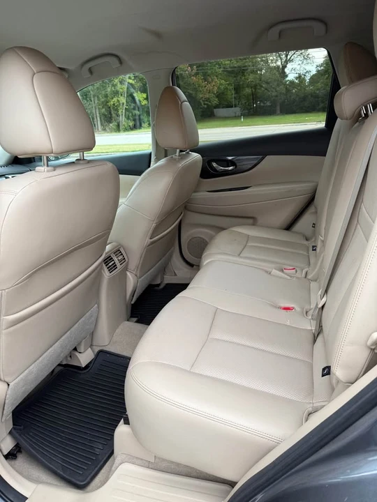 2015 Nissan Rogue - Image 11 of 19