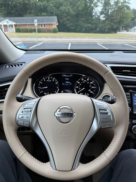 2015 Nissan Rogue - Image 15 of 19