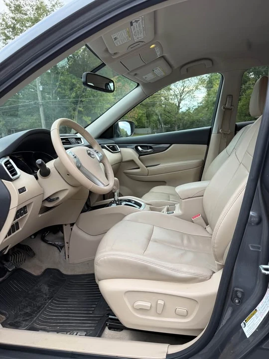 2015 Nissan Rogue - Image 10 of 19