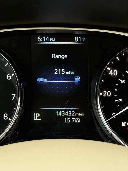 2015 Nissan Rogue - Image 16 of 19