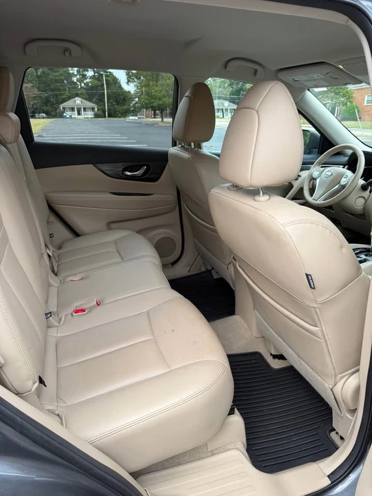 2015 Nissan Rogue - Image 13 of 19