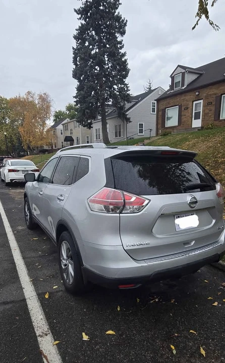 2015 Nissan Rogue - Image 10 of 11