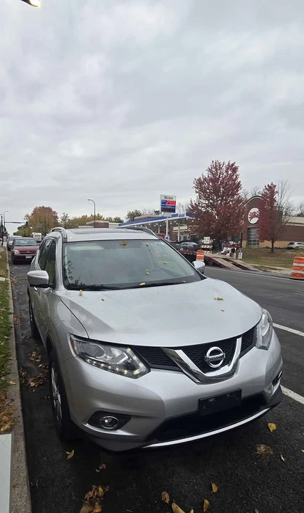 2015 Nissan Rogue - Image 5 of 11