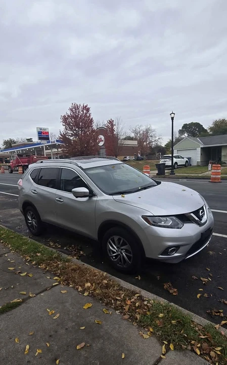 2015 Nissan Rogue - Image 3 of 11