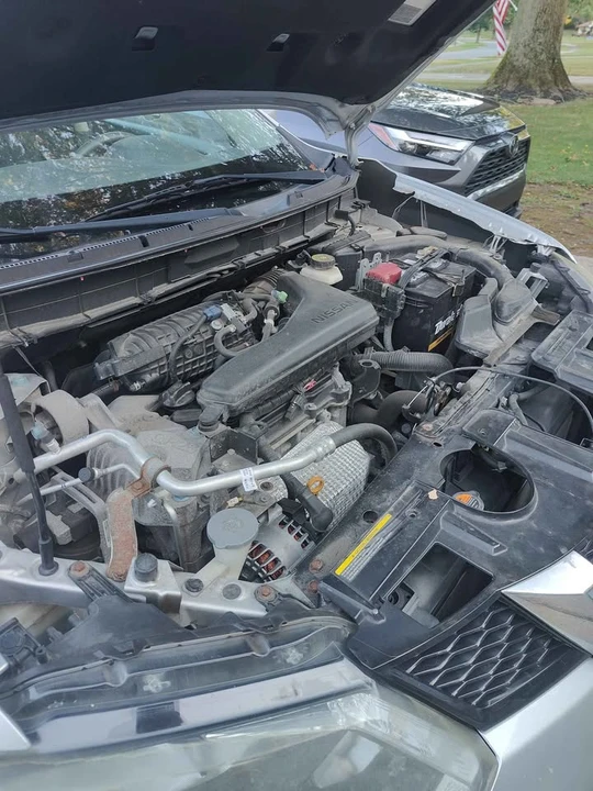 2015 Nissan Rogue - Image 11 of 15