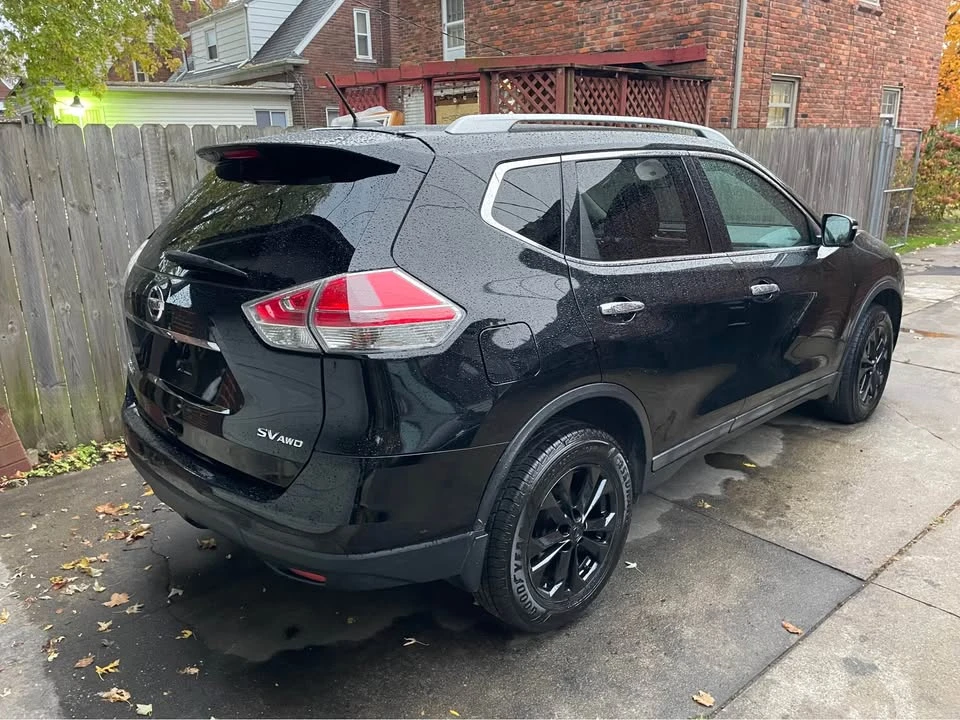 2015 Nissan Rogue - Image 2 of 10