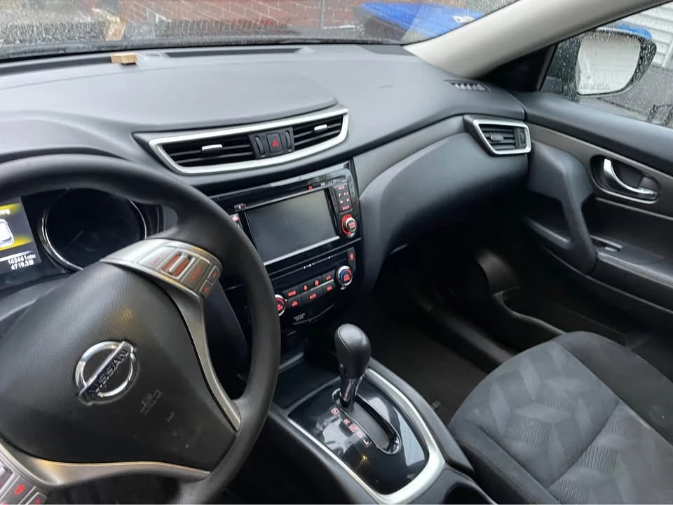 2015 Nissan Rogue - Image 7 of 10