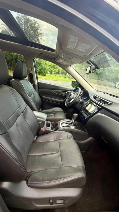2015 Nissan Rogue - Image 13 of 15