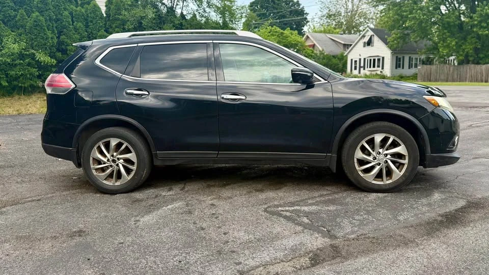 2015 Nissan Rogue - Image 4 of 15