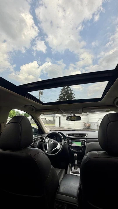 2015 Nissan Rogue - Image 12 of 15