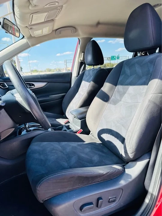 2015 Nissan Rogue - Image 7 of 8