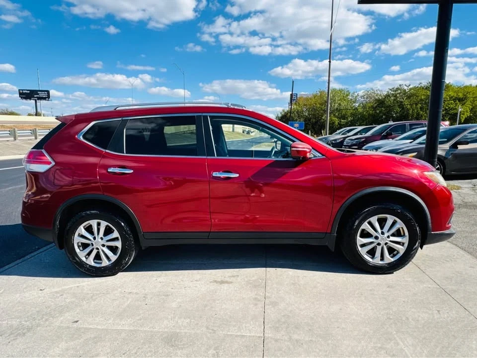 2015 Nissan Rogue - Image 3 of 8
