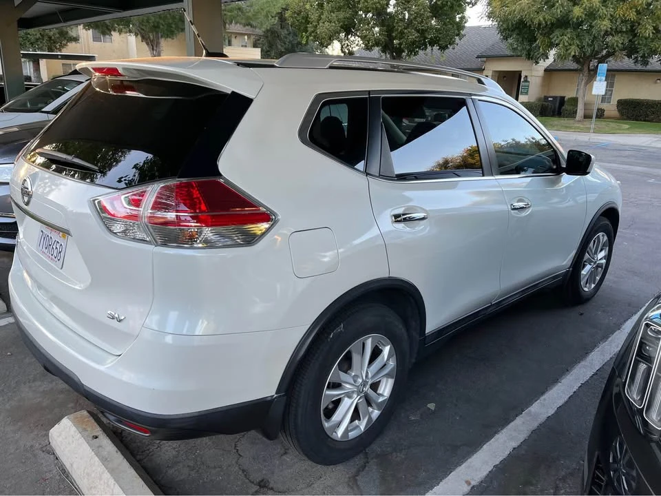 2015 Nissan Rogue - Image 6 of 11